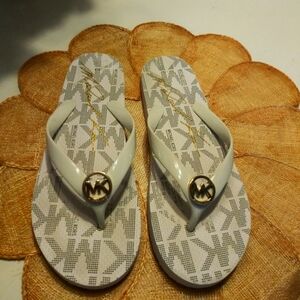 MICHAEL KORS FLIP FLOPS